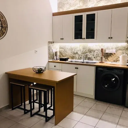 Benaki Balsam * カラマタ