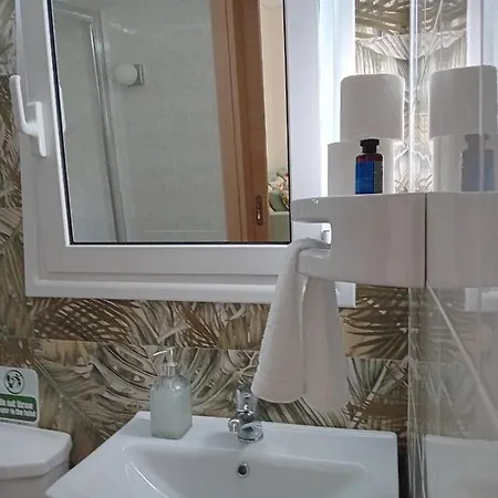 Benaki Balsam アパート カラマタ